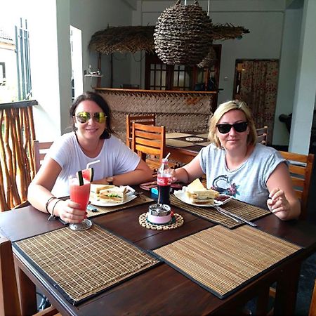 Ocean Voyage Hotell Tangalle Eksteriør bilde